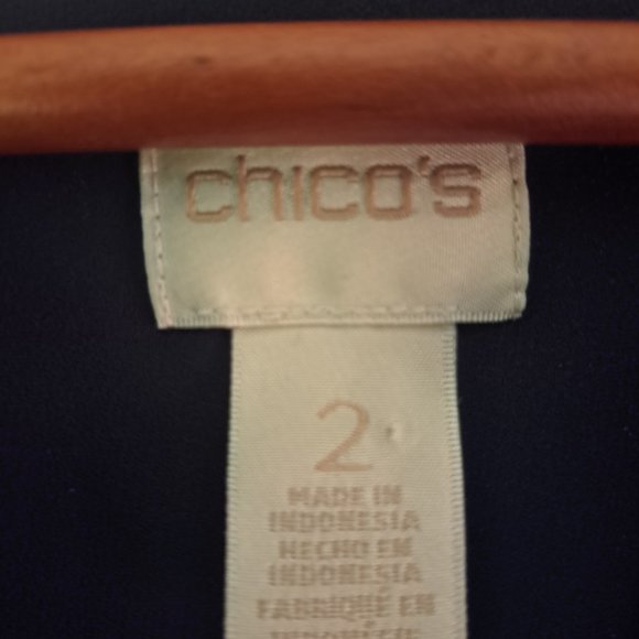 Chico's women's Navy blue lagen style top with gold buttons Sz Large Chicos Sz 2 - Picture 6 of 6